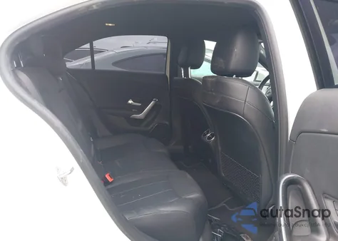 2021 Mercedes-Benz A 220 z USA, uszkodzony, nr VIN W1K3G4EB0MJ309192